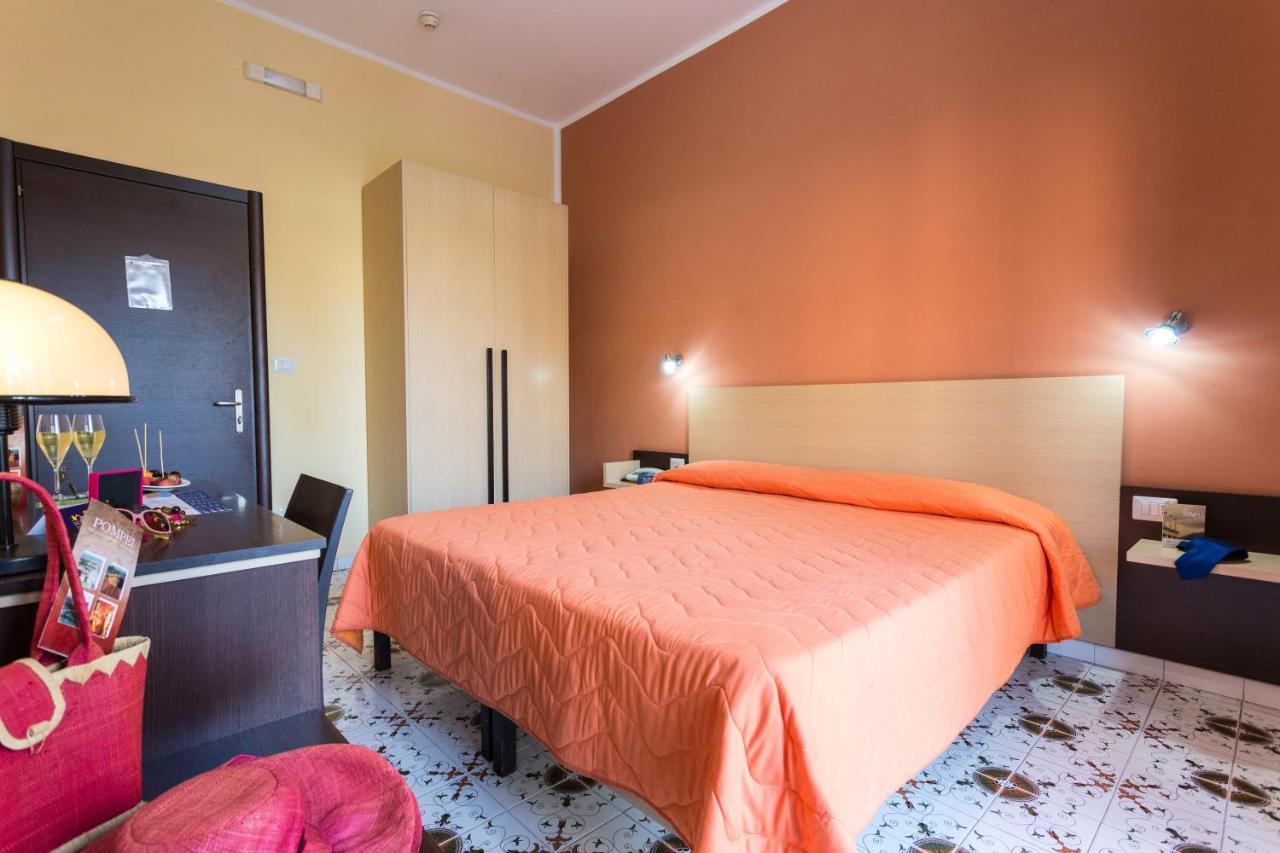 Hotel Del Sole Pompei Bagian luar foto