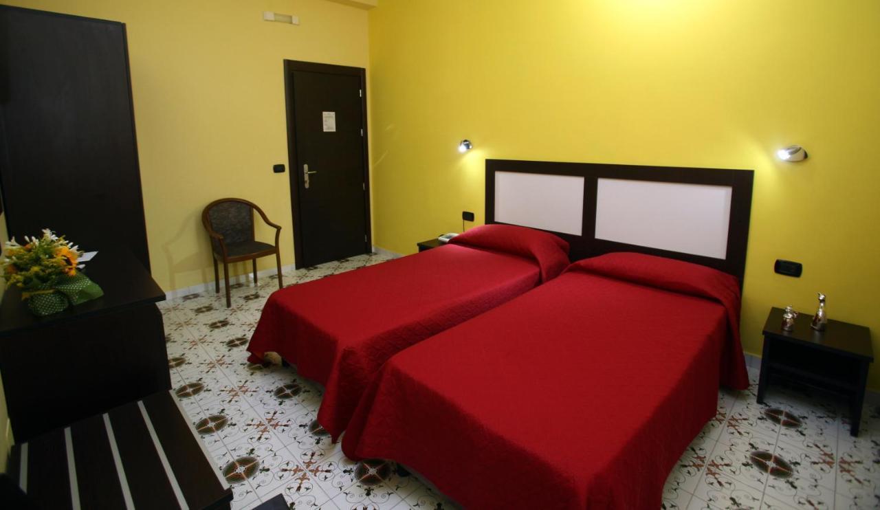 Hotel Del Sole Pompei Bagian luar foto